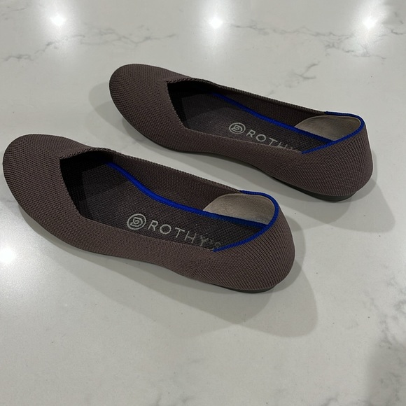 Round toe Rothy’s size 8 - Picture 4 of 7